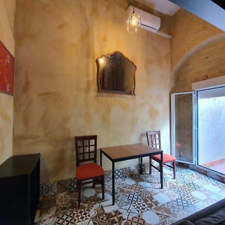 Coqueto Dupex En El Casco Antiguo De Triana Apartment Seville Luaran gambar